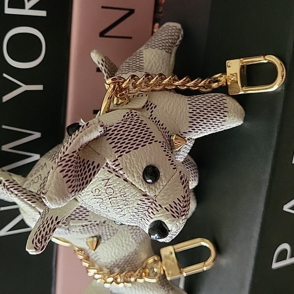 🆕️Luxury 🐕 White Doggie Damier azur Style Leather Novelty Keychain / Bag Charm - Picture 10 of 16